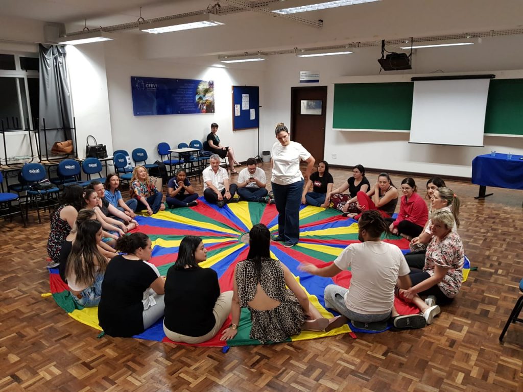 Acadêmicos de Pedagogia e Pós-graduação vivenciaram a prática do ...